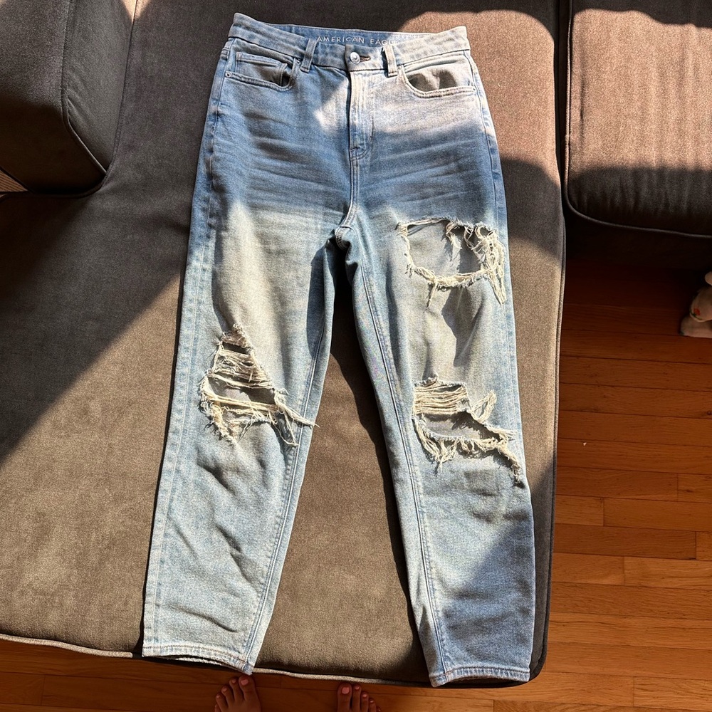 American Eagle mom jeans